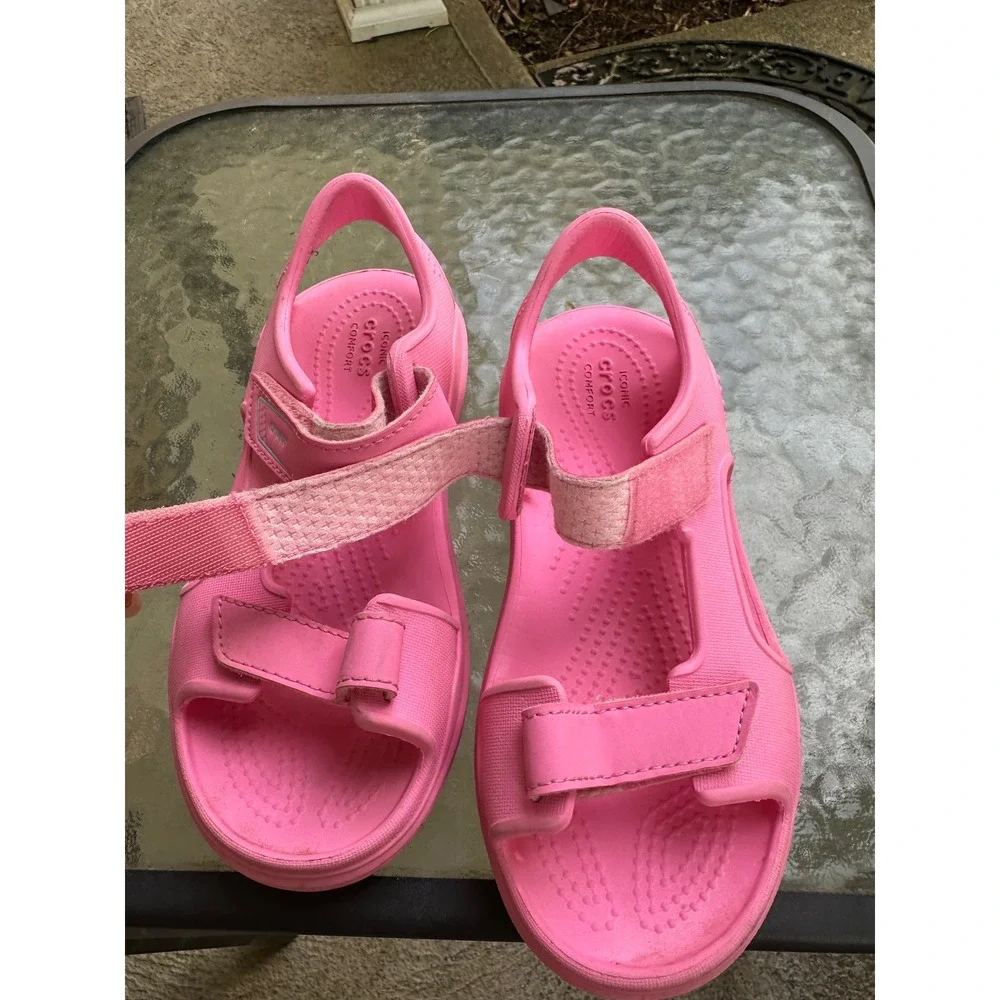 Crocs Sandal Adjustable Strap Pink Sandals Comfortable Kids Size Junior 1